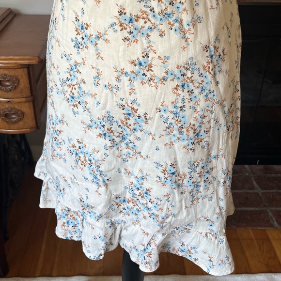 Old Navy | Floral Sundress - Picture 2 of 7